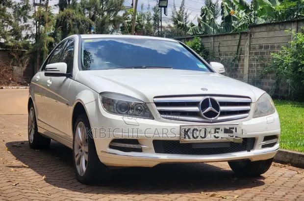 Mercedes-Benz C200 2010 - 1