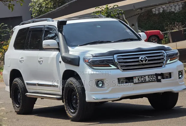 Toyota Land Cruiser 4.6 V8 AX 2009 White - 1