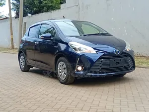 Toyota Vitz 1.5 FWD Hybrid 2019 Blue