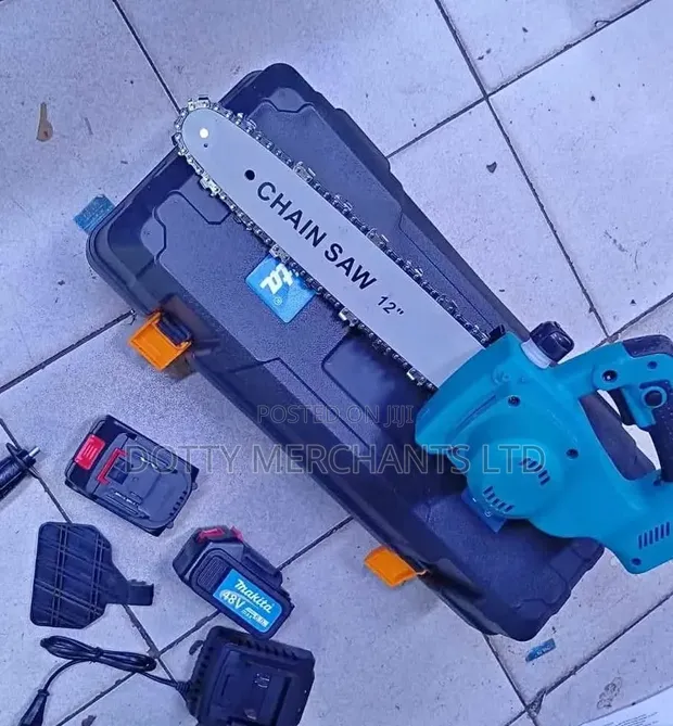 Makita Rechargeable Chainsaw 12-inch - 1
