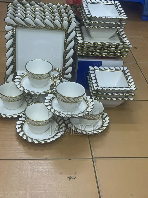 30-Piece Dinner Set - 1