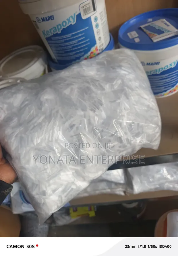 18mm Engineered Concrete Fibremesh - 1