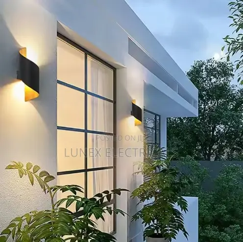 Decorative Balcony & Porch Wall Light - 1