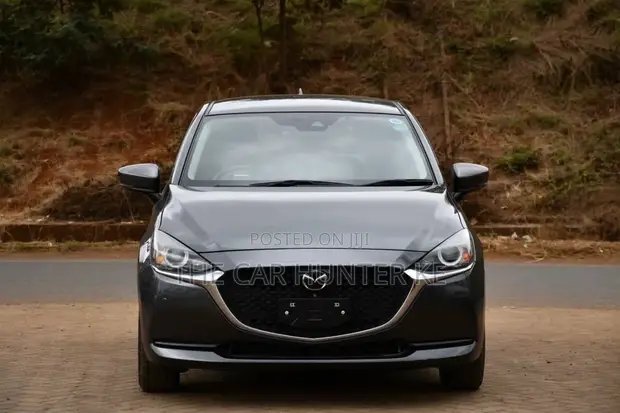 Mazda 2 2020 Gray - 1
