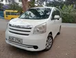 Toyota Noah 2.0 143hp FWD (7 Seater) 2009 Off White - 4