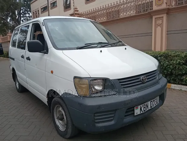 Toyota TownAce 2004 White - 1