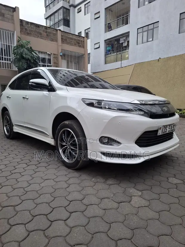 Toyota Harrier 2.0 SUV 2017 White - 1