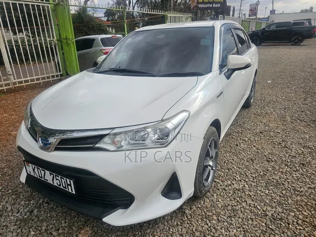 Toyota Axio 1.5 Hybrid G 2WD 2019 White - 1
