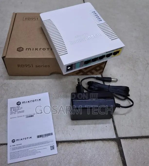 MikroTik RouterBoard RB951Ui-2HnD Wireless Router - 1
