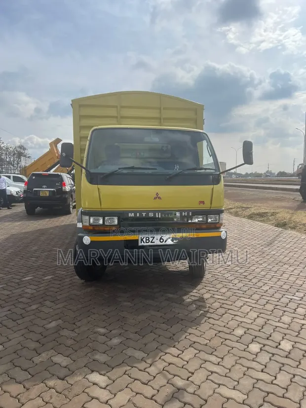 Mitsubishi FH215 Truck - 1