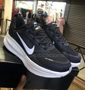 Nike ZoomX Vomero 18