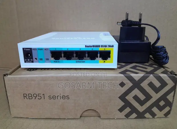 MikroTik RB951Ui-2HnD Wireless Router - 1