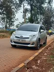 Toyota Ractis 2015 Silver - 2