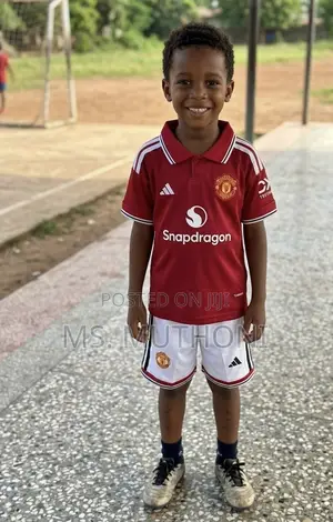 Manchester United Kids Matchday Kit