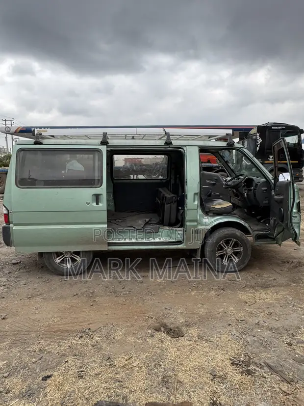 Mazda Bongo Van 2013 Green - 1