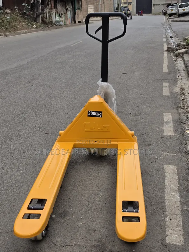 Heavy-Duty 3-Tonne Hand Pallet Truck (685mm Wide) - 1