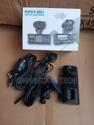 Smart 3-in-1 Dash Camera: Front, Rear, Cabin View