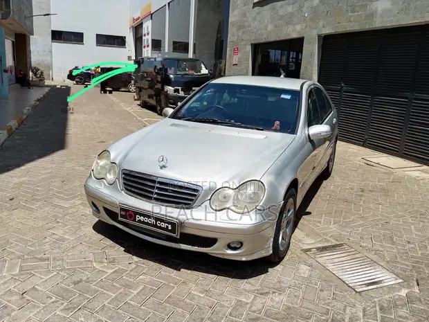 Mercedes-Benz C200 2004 Silver - 1