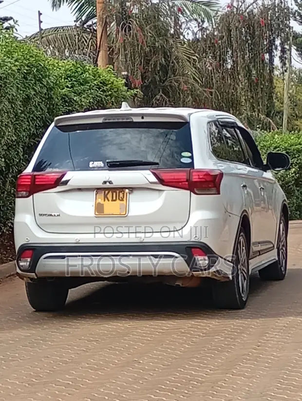 Mitsubishi Outlander 2.0 PHEV AWD 2018 White - 1