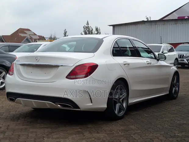 Mercedes-Benz C200 2019 White - 1