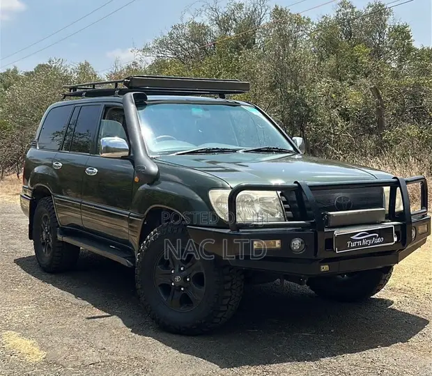 Toyota Land Cruiser 2006 Green - 1