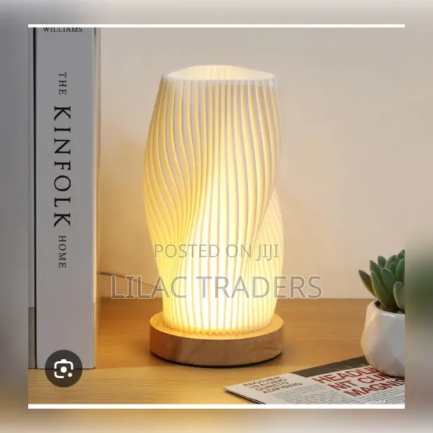 Wavy Vase Lamp - 1