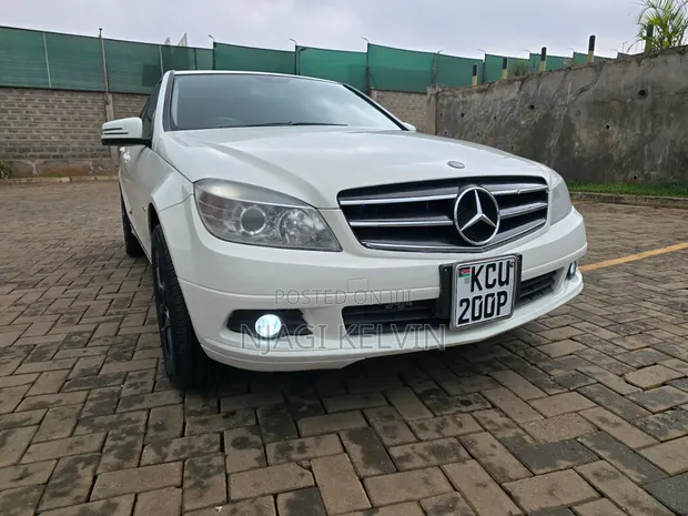 Mercedes-Benz C200 CGI 2012 White - 1