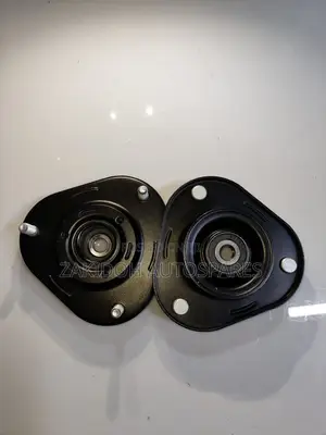 Brand New Shock Mount for Toyota Auris, isis, Avensis