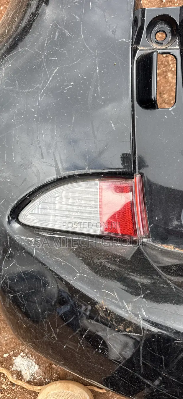 Toyota Ractis 2012 Bumper Reflector - 1