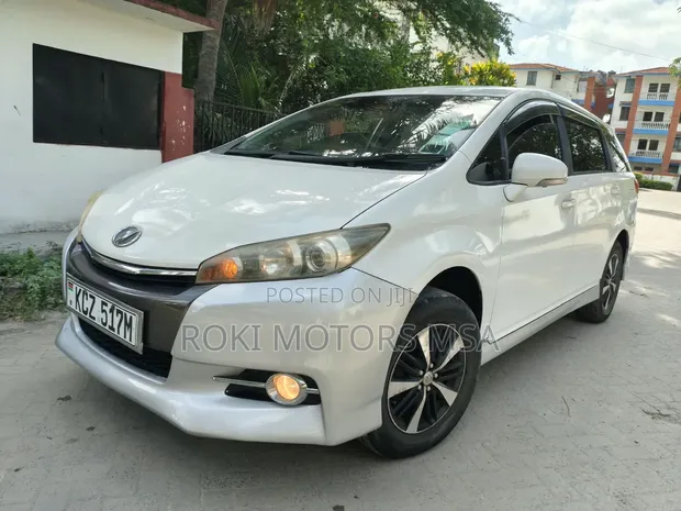 Toyota Wish 2012 White - 1