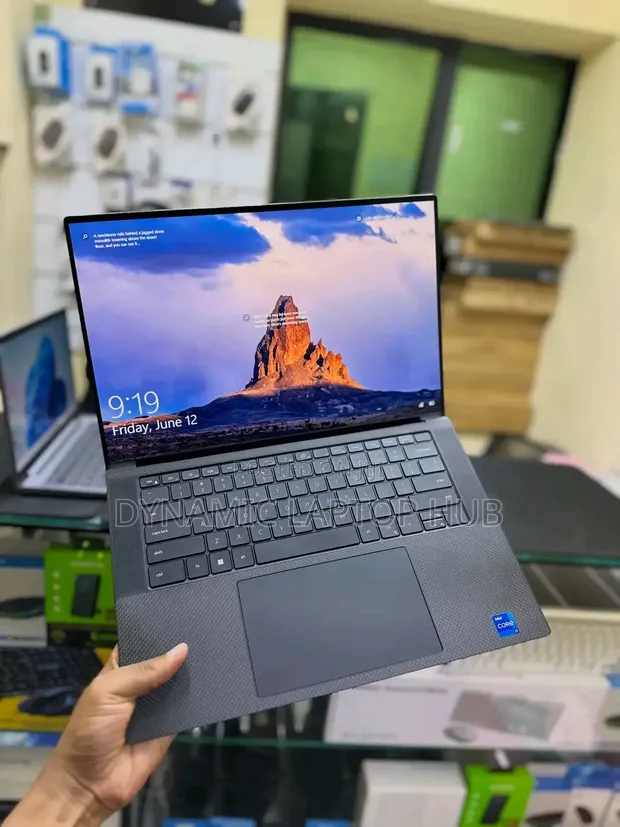 Dell XPS 15 9520 Laptop - 16GB RAM, 512GB SSD, i7, RTX 3050 - 1