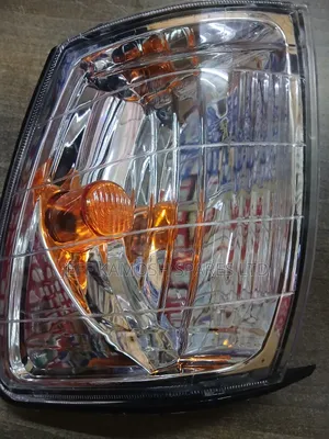 Toyota Noah Corner Lights & Headlights Available