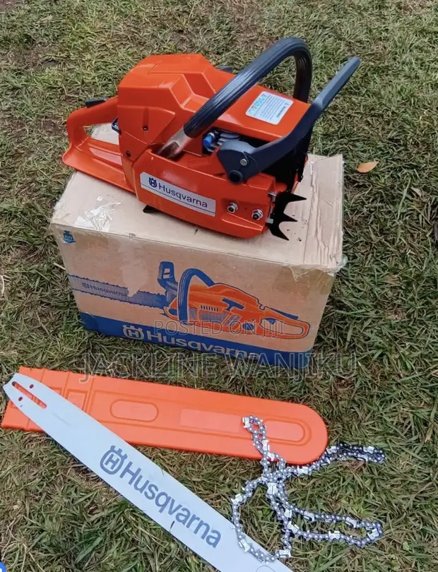 Husqvarna 272XP Chainsaw (Refurbished) - 1