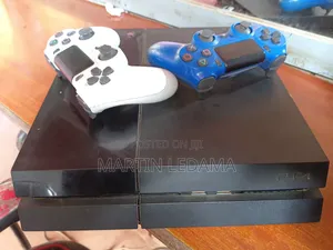 Used PS4 Standard Console with 2 Controllers