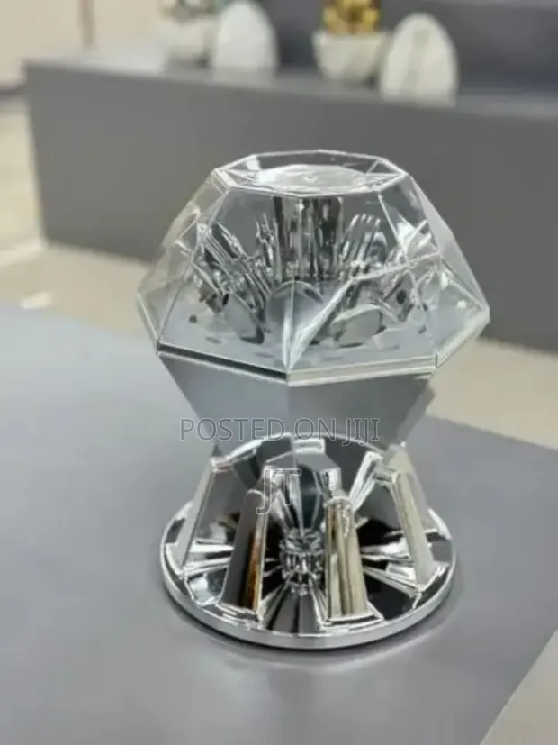 24 Pcs Rotating Diamond Cutlery Set - 1