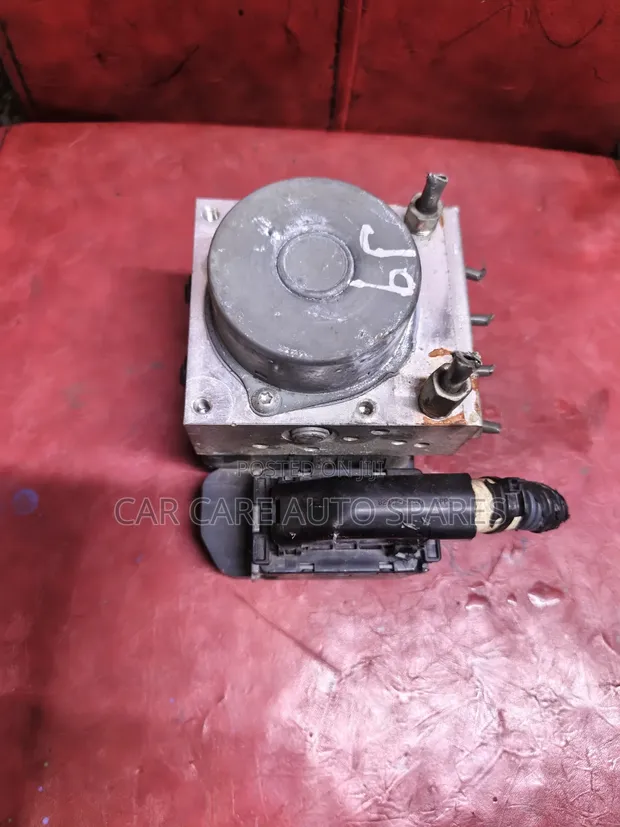 ABS Pump for Toyota Yaris (Used) - 1