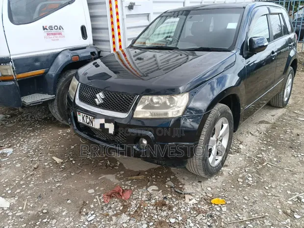 Suzuki Escudo 2011 Black - 1