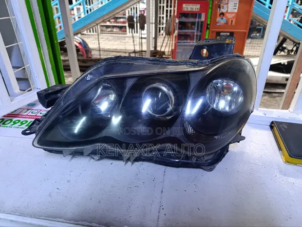Toyota Mark X 2008 Xenon Headlight (Used) - 1