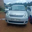 Toyota Sienta 2016 Silver - 1