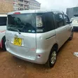 Toyota Sienta 2016 Silver - 4