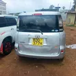 Toyota Sienta 2016 Silver - 5