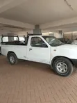 Nissan Hardbody 2005 White - 2