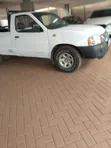 Nissan Hardbody 2005 White - 4