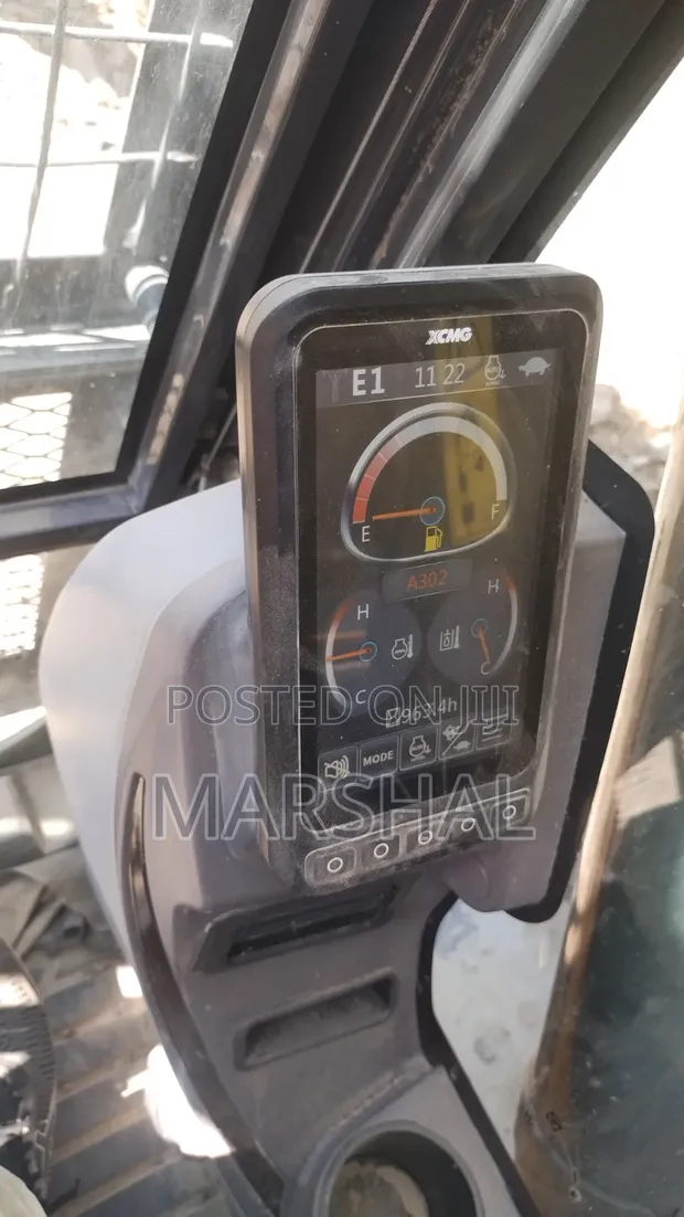 XCMG XE 215i-LC Excavator - 1