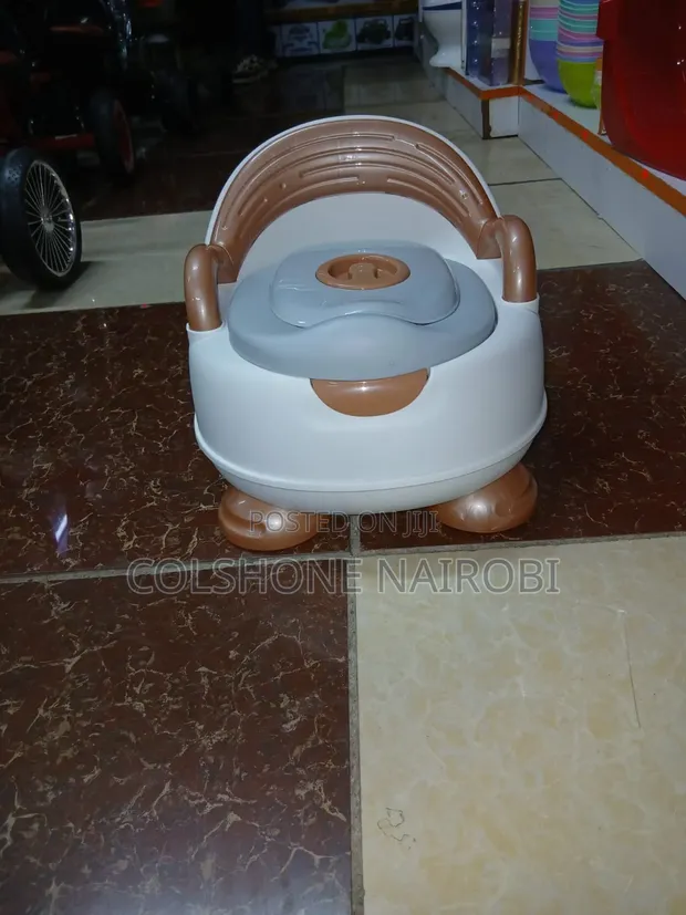 Kiti cha Potty cha Mtoto chenye Roli na Vitu kwa Ajili ya Mafunzo - 1