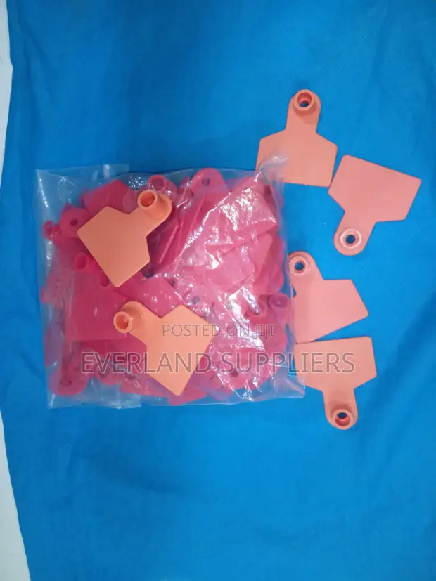 Ear Tags - Pastare na Banda - 1