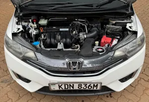 Honda Fit 2016 White Hybrid