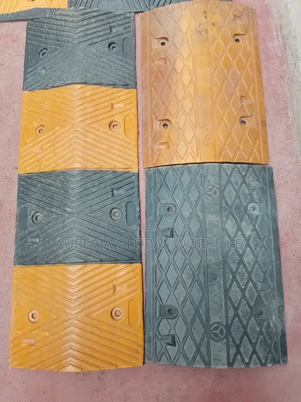 Reflective Rubber Speed Bump - 1