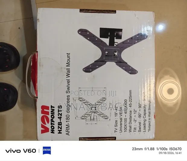 VON Hotpoint HZB-42TS Swivel TV Wall Mount 19-42" - 1