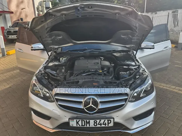 Mercedes-Benz E250 2016 Silver - 1